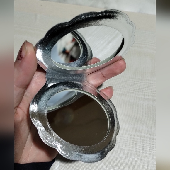 Holographic Seashell Mermaid Mirror - Picture 2 of 5